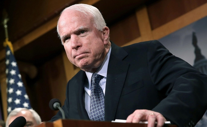 John McCain Suudi Arabistan’da