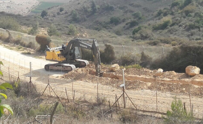 Siyonistler Mavi Hat Üzerine Hendek Kazıyorlar