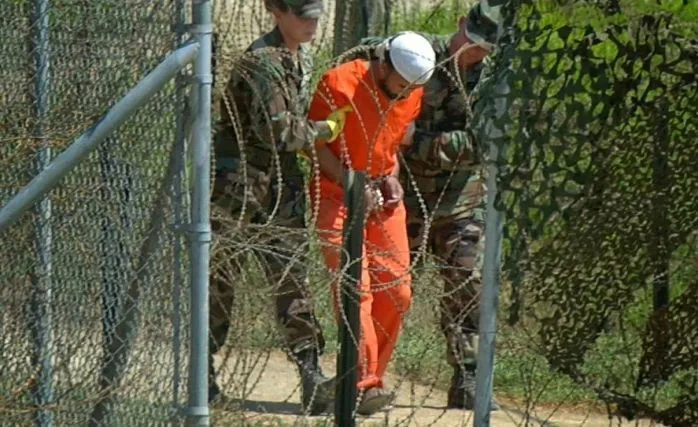 Cezayir'den Guantanamo Girişimi